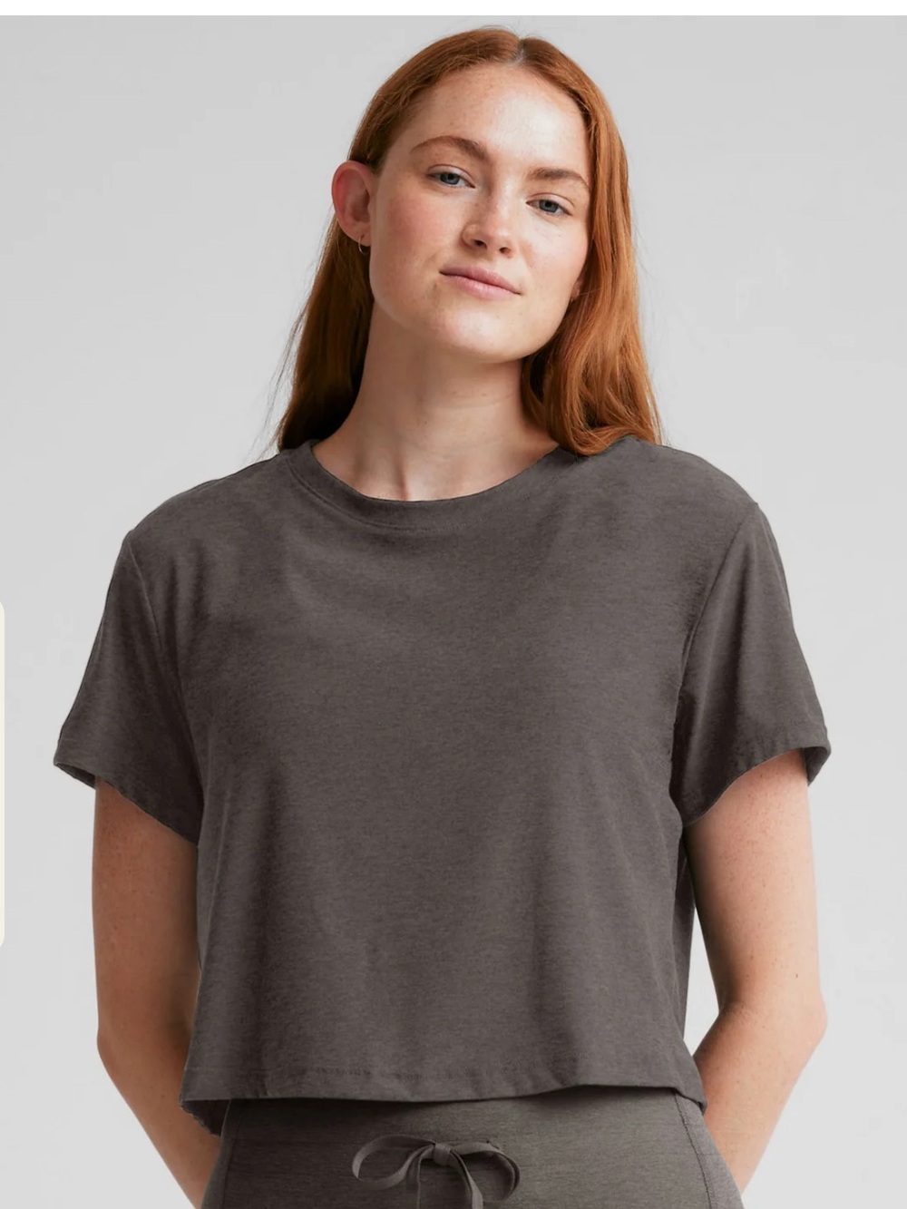 Beyond Yoga Featherweight Supreme Cropped Tee in True Gray Heather